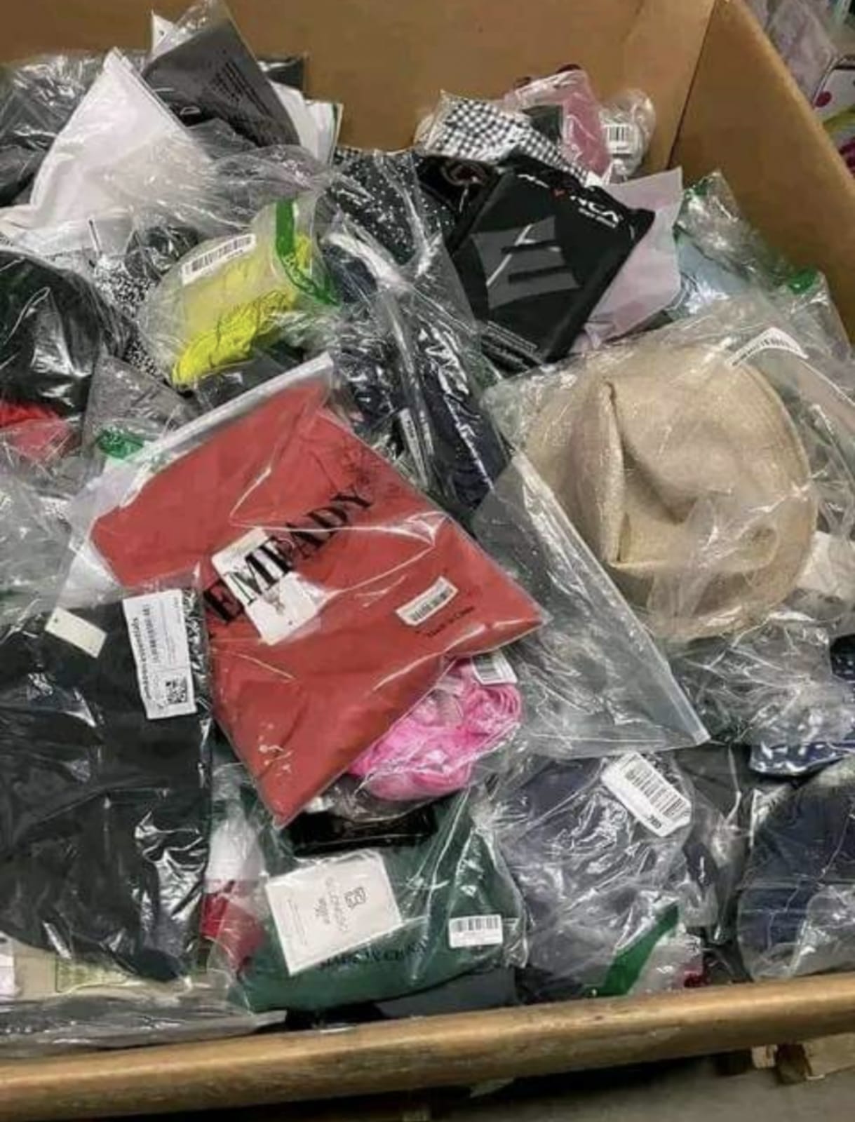 Wholesale Female Clothing | Women's Clothing Pallets